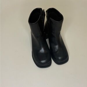 Steve Madden Black Block Heel Ankle Boots – Size 2